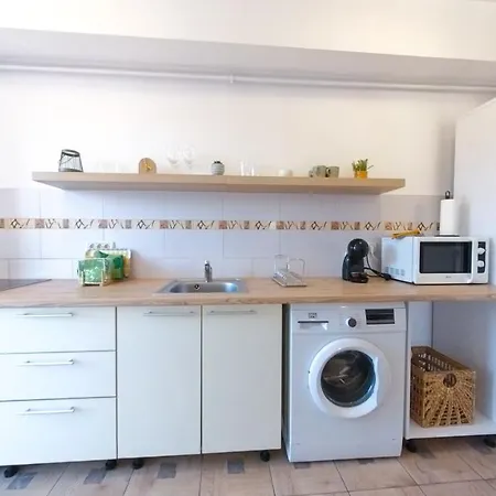 Old Town Flowery Apartment