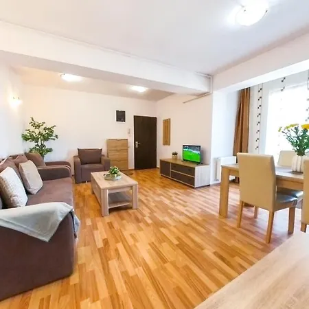 Old Town Flowery Apartment