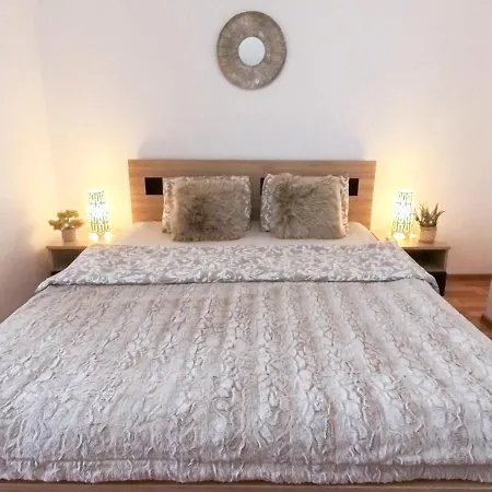 Old Town Flowery בוקרשט