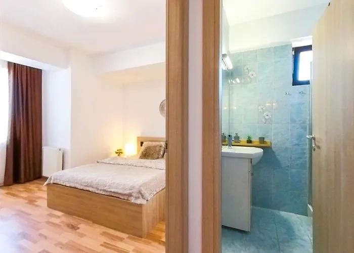 Old Town Flowery 布加勒斯特